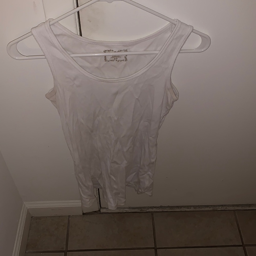 White beater maternity size small motherhood
